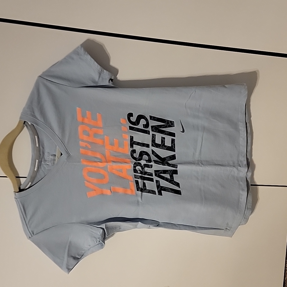 Nike short sleeve shirt